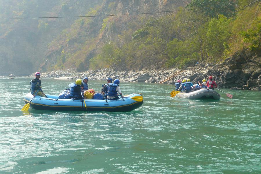 Classic Nepal Tour (Rafting, Safari & Himalayan Scenery)