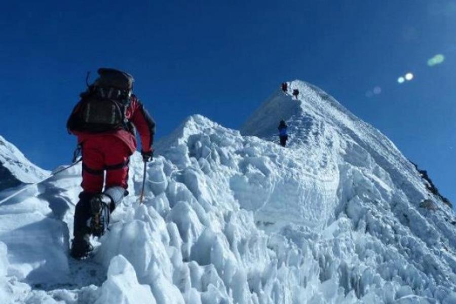 Island Peak Climb with Three Passes Trek 