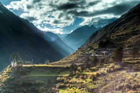 Laya: A Classical Trekking